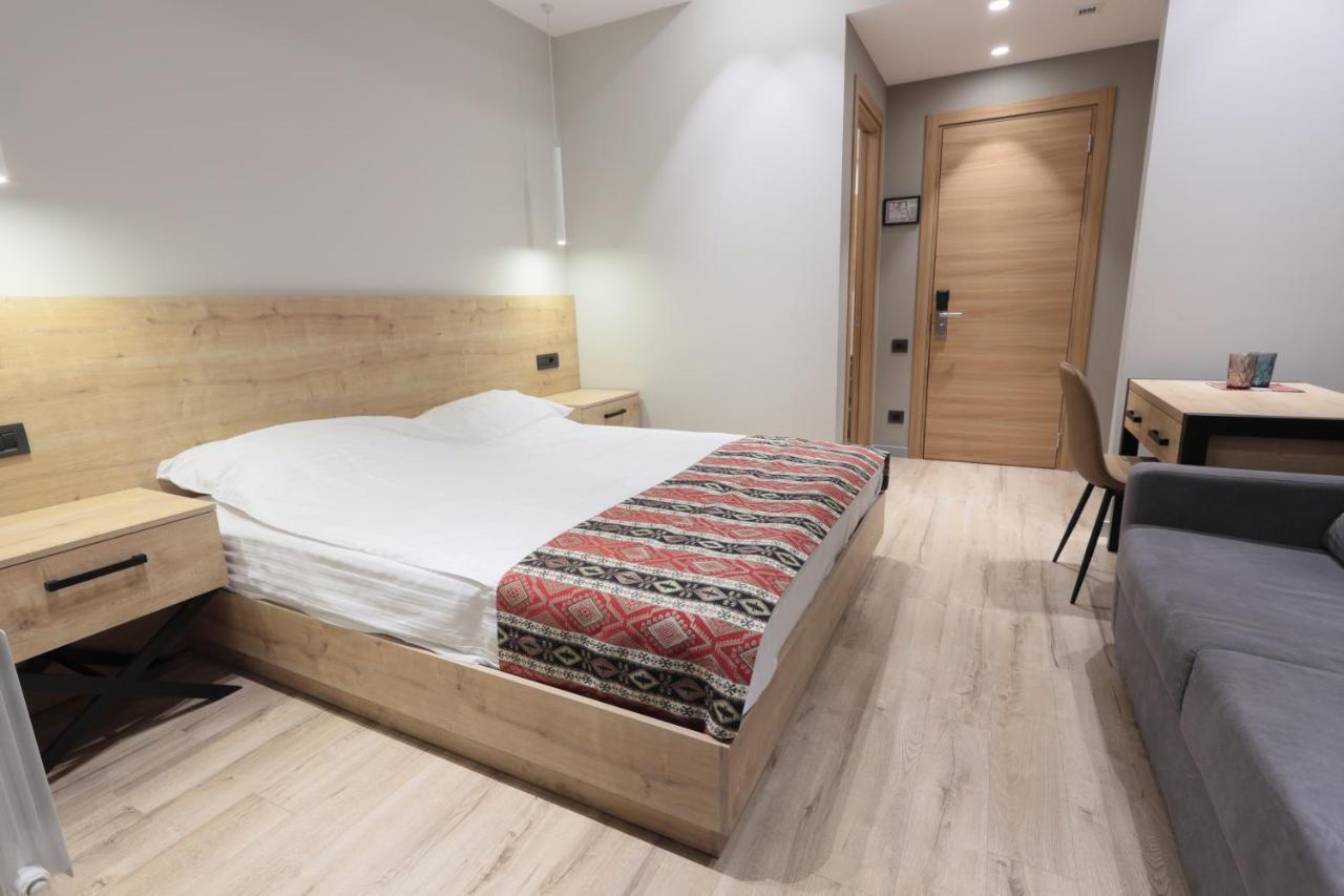 Отель Andor 4*