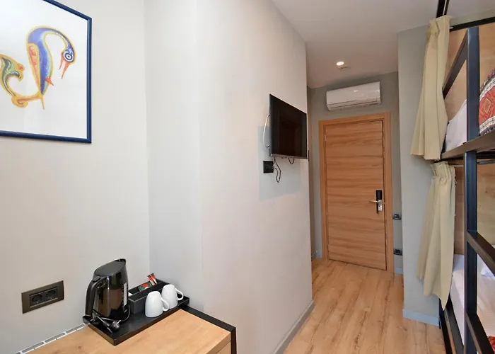Andor Hotel