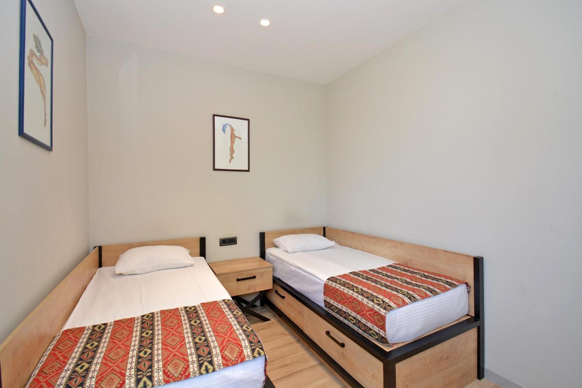 Andor Hotel