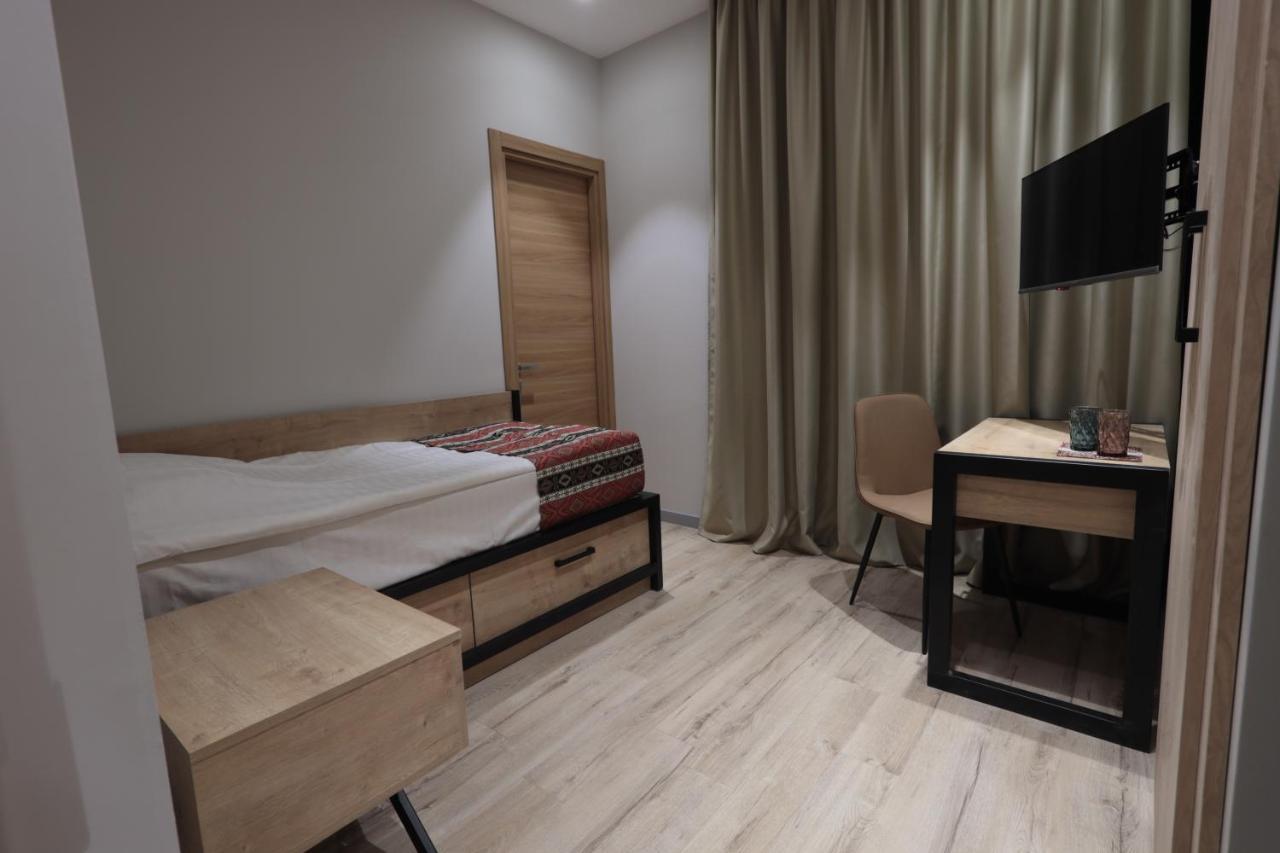 Andor Hotel